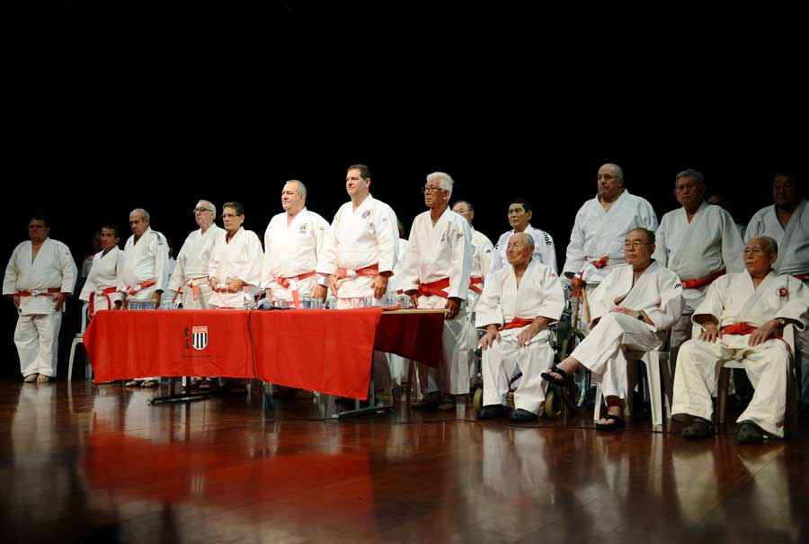 FPJudô promove 61 professores kodanshas a roku-dan, shichi-dan, hachi-dan e kyuu-dan