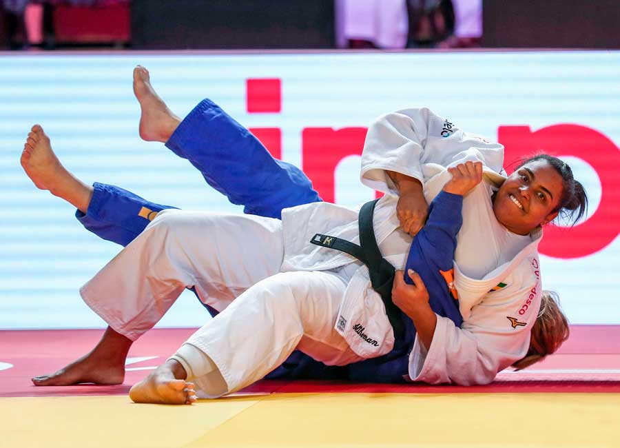 Maria Suelen fica em terceiro e o Brasil fecha Grand Slam de Abu Dhabi com duas medalhas de bronze