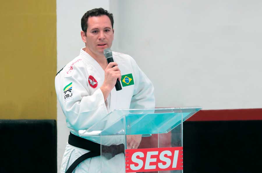 Judocas paulistas prestam homenagem a Mário Sabino Júnior