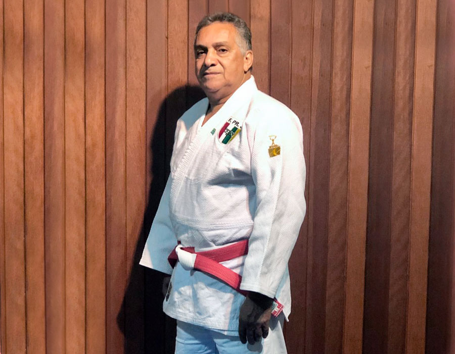 Francisco de Souza recebe a graduação de professor kodansha roku-dan (6º dan)