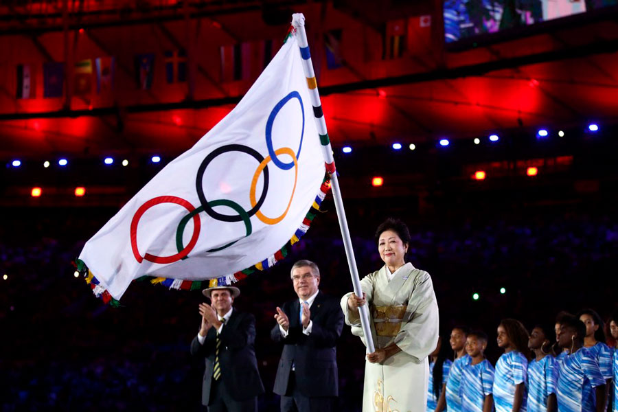 Governadora de Tóquio é reeleita e promete realização da Olimpíada de forma segura