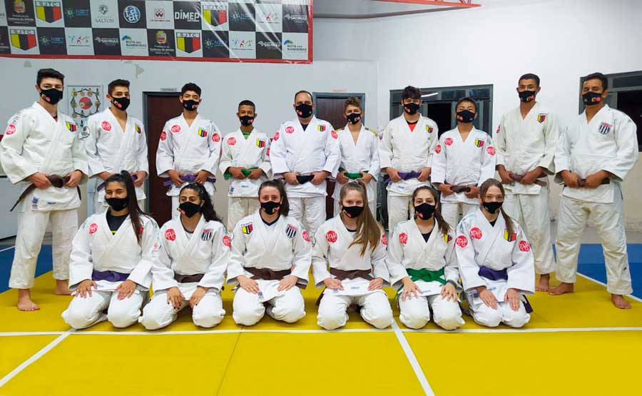 Doação de máscaras ratifica relação comercial e de amizade de mais de 30 anos da Shihan Kimonos com a APAJA