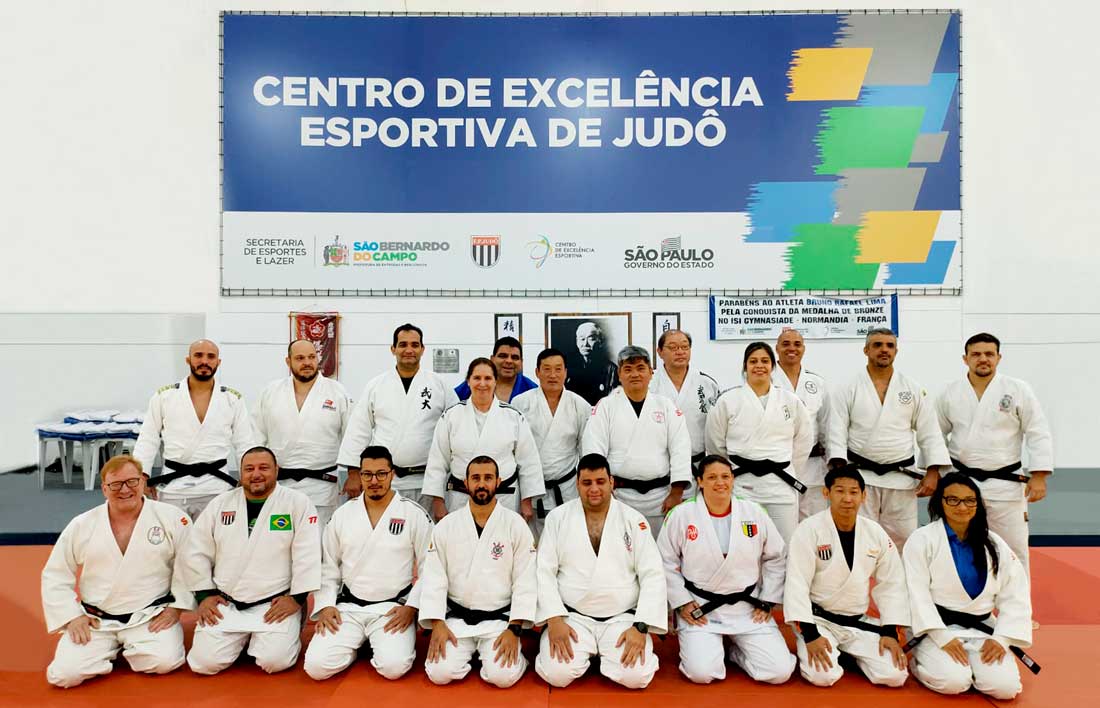 Treinamento de campo das seleções sub 13 e sub 15 reúne 21 técnicos em São Bernardo do Campo