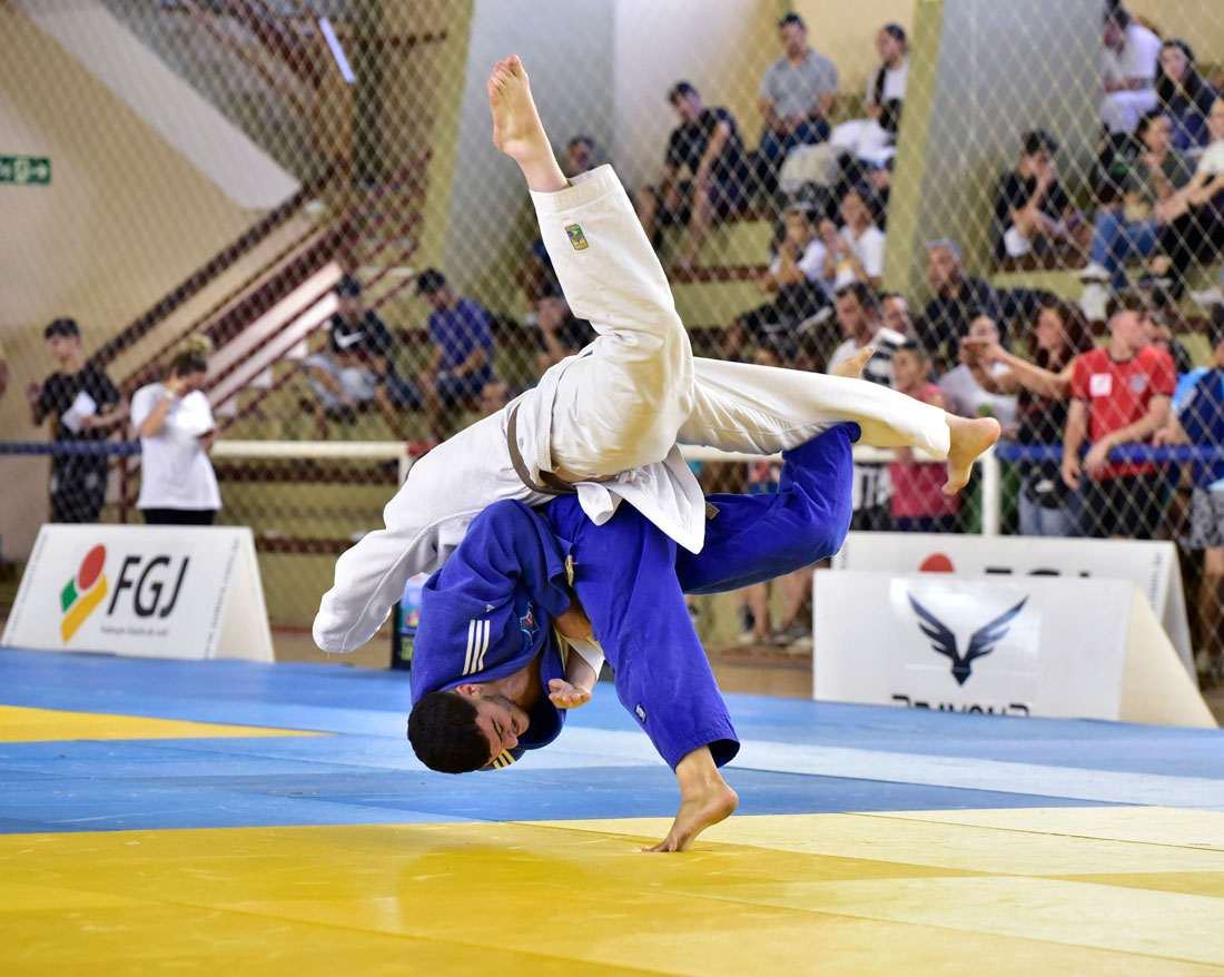 São Paulo estabelece ritmo frenético, fatura 136 medalhas e é campeão geral, masculino e feminino