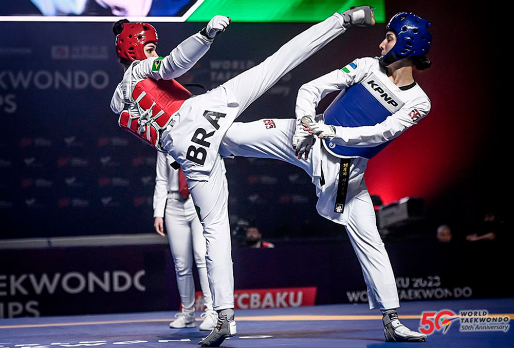 Caroline dos Santos é prata e Maria Clara é bronze no Mundial de Taekwondo em Baku