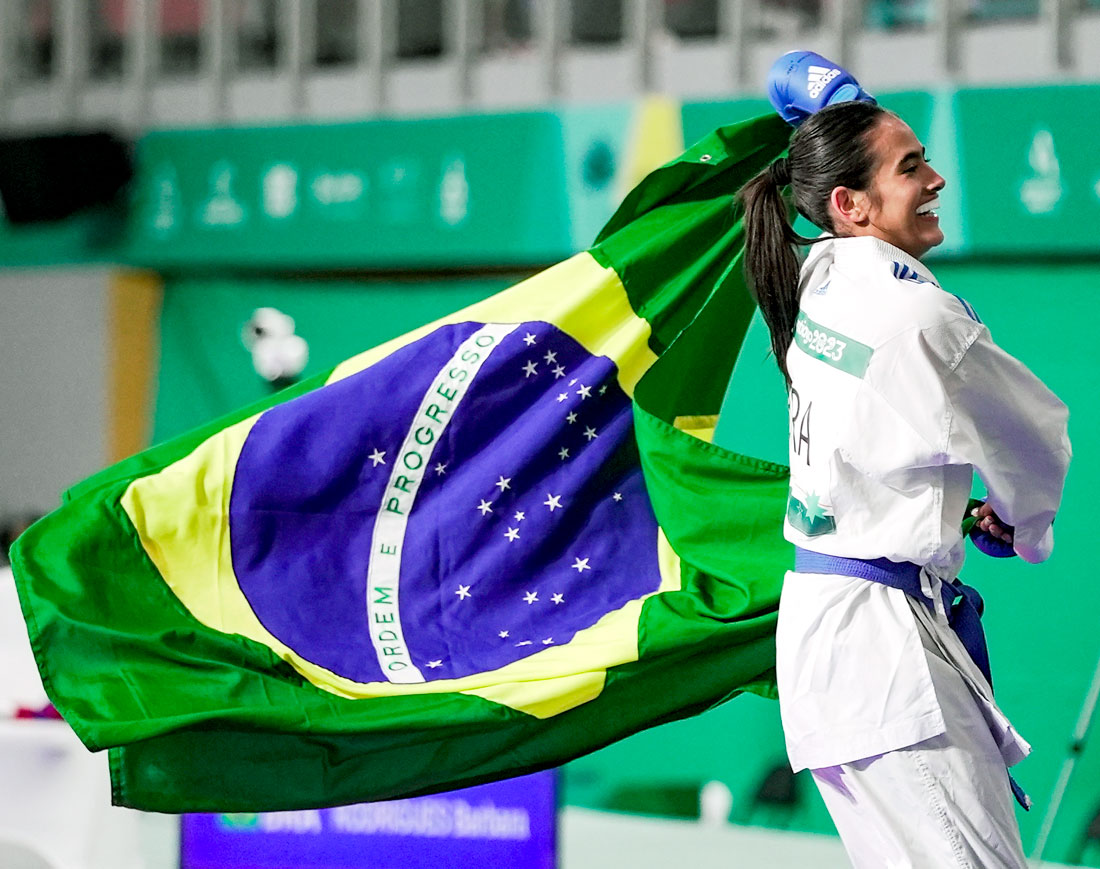 Bárbara Hellen é ouro e karatê brasileiro fecha participação em Santiago 2023 com seis medalhas