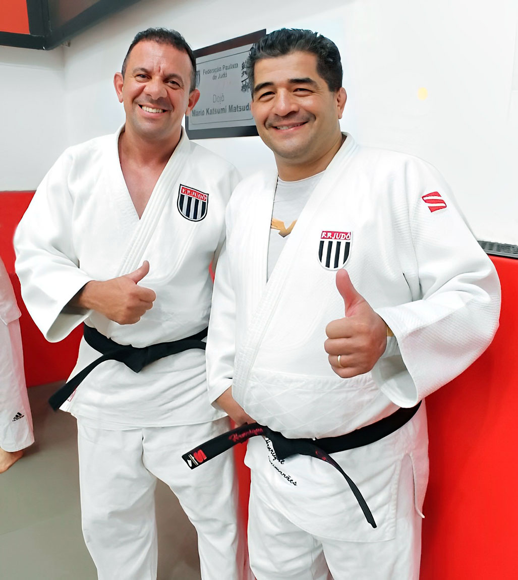 Henrique Guimarães participa de randori no treino dos veteranos do CAT