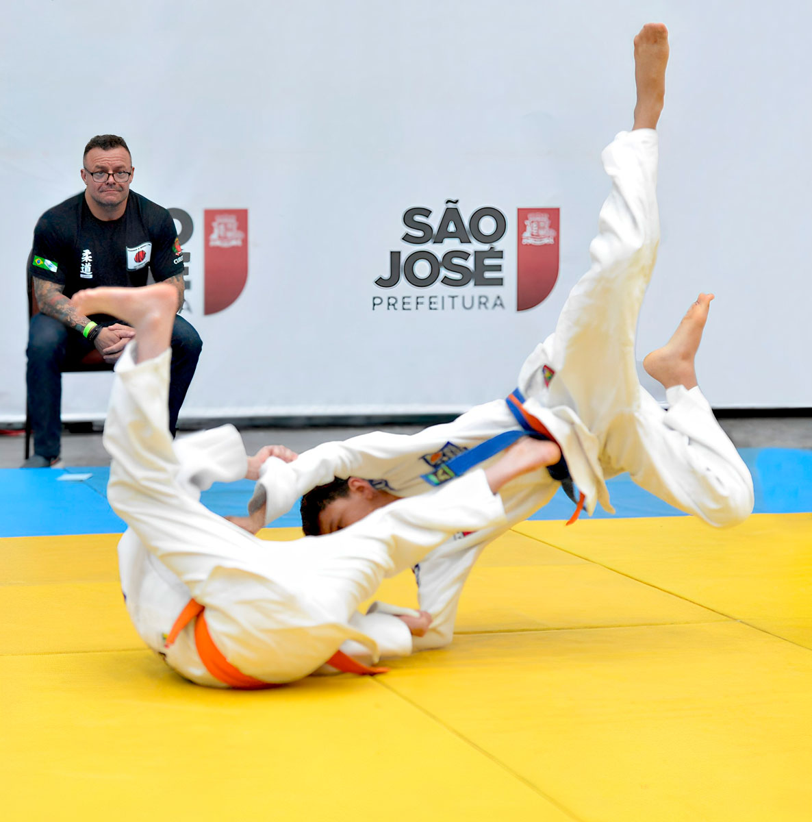 Associação Lemanczuk e Judô Matozo, os campeões sub 13 das divisões graduados e aspirantes