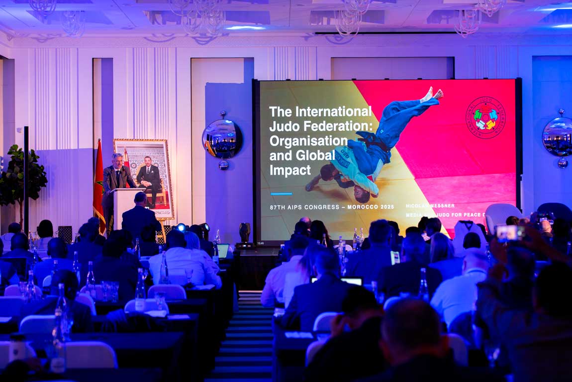 Judô inspira mídia internacional com ações de impacto social no congresso da Associação de Imprensa Esportiva