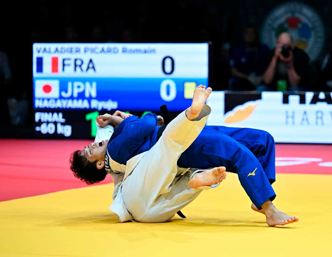 Nagayama confirma favoritismo e Brasil abre Mundial com quinto lugar no peso ligeiro