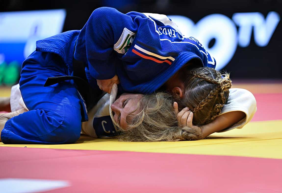 Com 18 ouros no feminino, França dispara e conquista Campeonato Mundial de Veteranos & Kata 2025