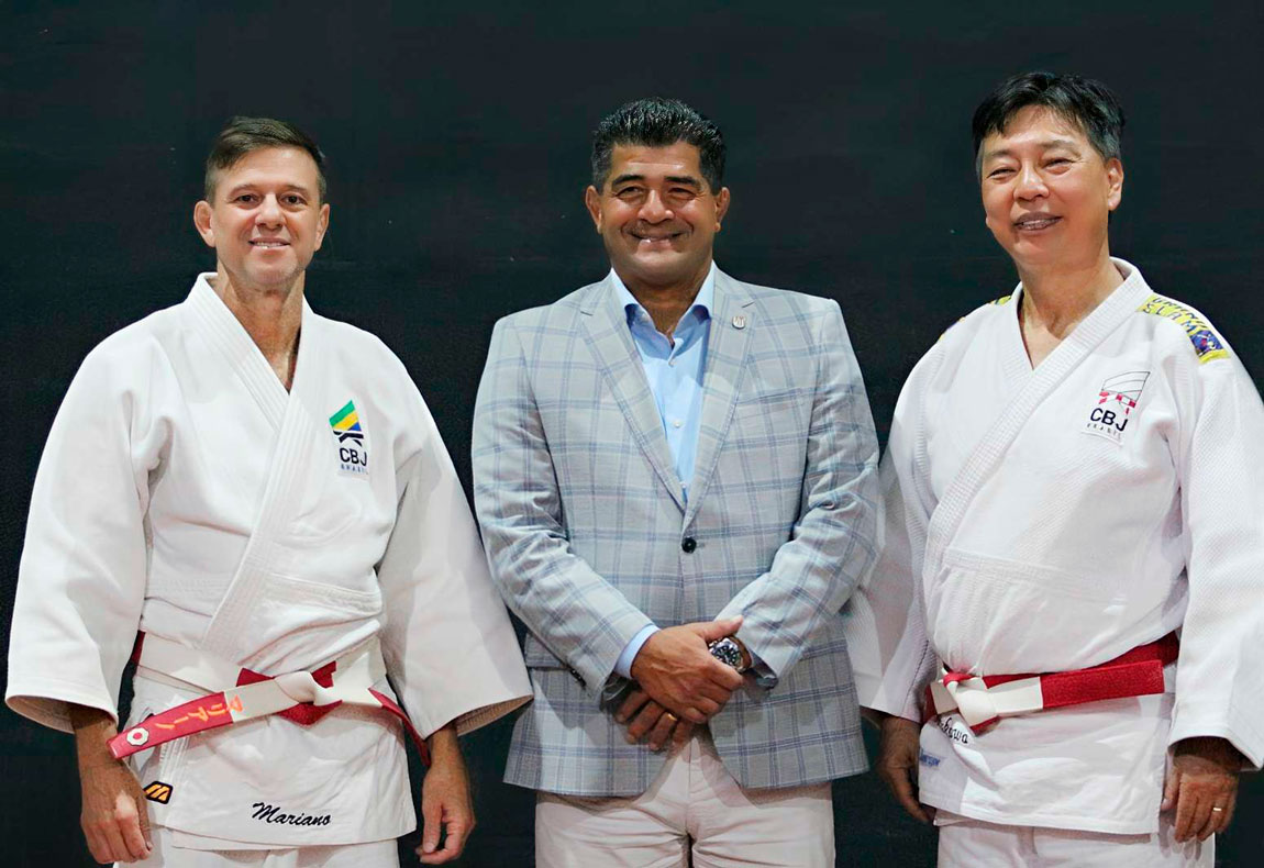 FPJudô realiza Seminário Estadual de Arbitragem e André Mariano presta homenagem a Edison Minakawa