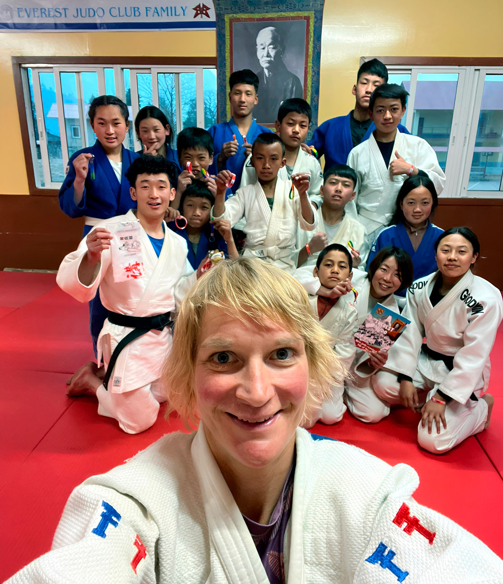 No ponto mais alto do mundo, o judô constrói pontes: a história do Everest Judo Club no coração do Himalaia